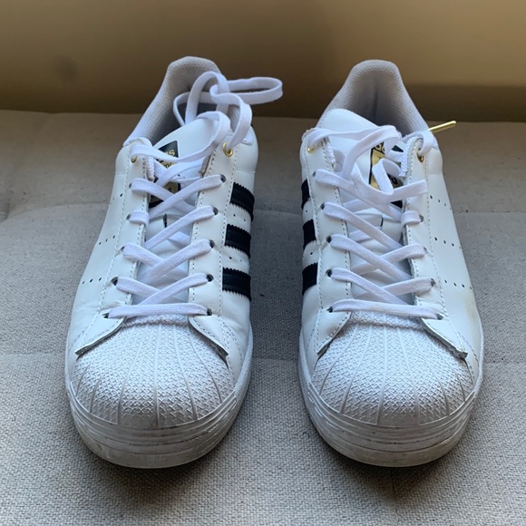 Adidas Stan Smith VS. Superstar Shell Toe Sneakers Size 5.5 - Picture 2 of 16